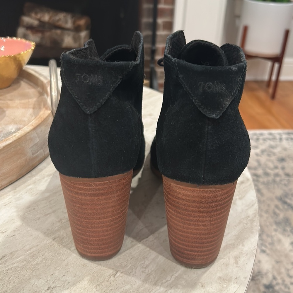 Tom’s Booties - Picture 3 of 5